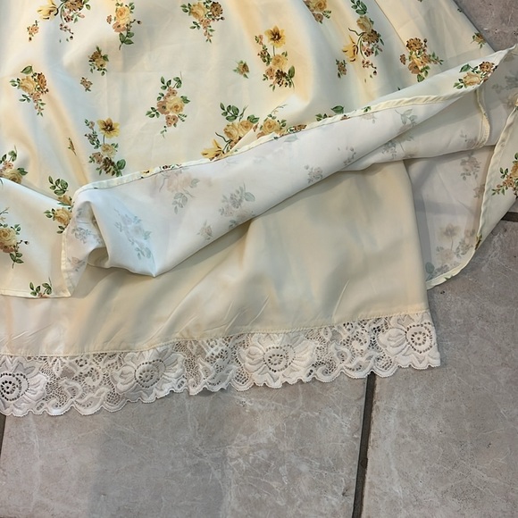 Floral Halter Dress - Cream and Yellow - Picture 4 of 6